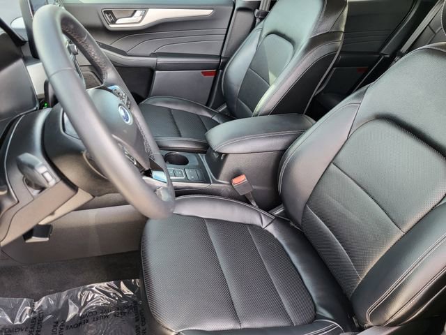 Used 2022 Ford Escape SEL w/ Class II Trailer Tow Package image 3