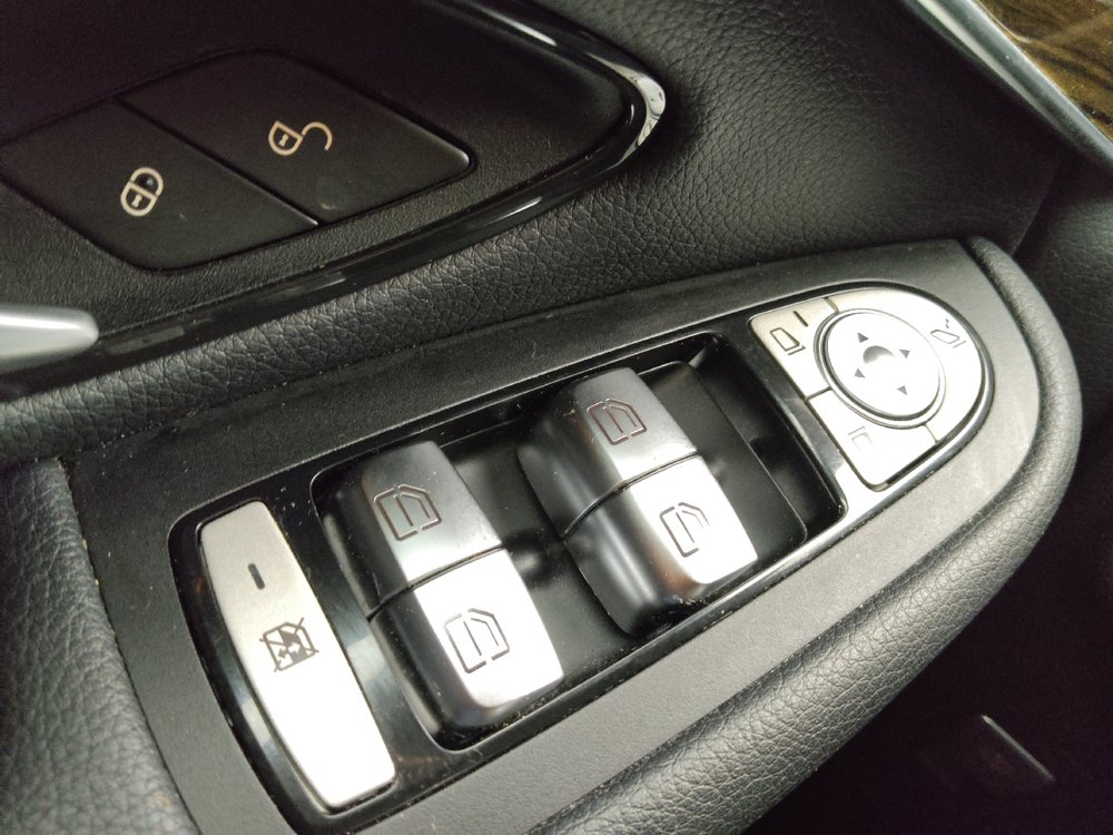 Used 2019 Mercedes-Benz GLC 300 4MATIC image 27