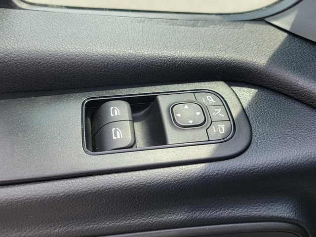 Used 2024 Mercedes-Benz eSprinter 170 Cargo image 33