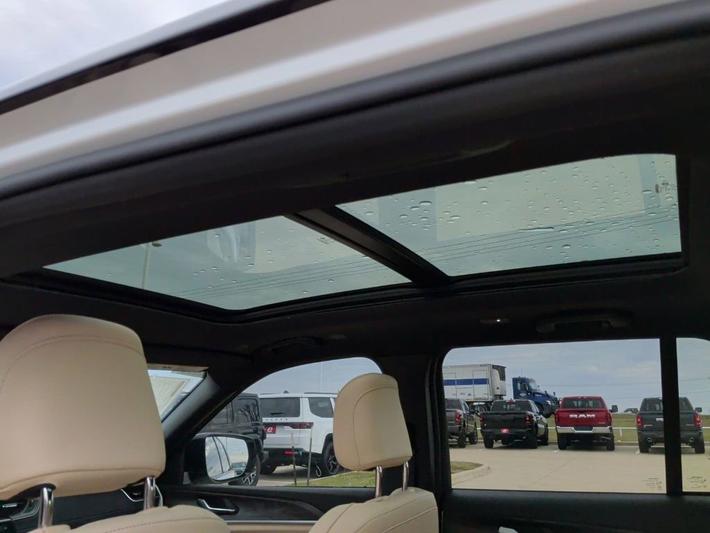 New 2025 Jeep Grand Cherokee Limited image 23