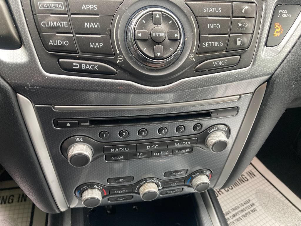 Used 2020 Nissan Pathfinder SL AWD/4WD image 27