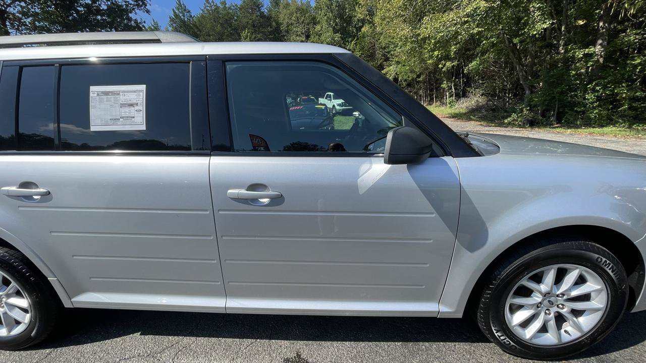 Used 2019 Ford Flex SE FWD image 11