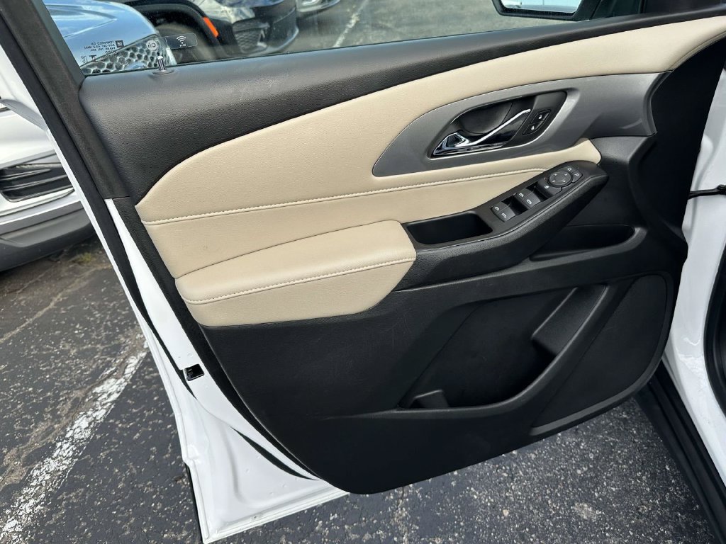 Used 2023 Chevrolet Traverse LS w/ Midnight/Sport Edition FWD image 15