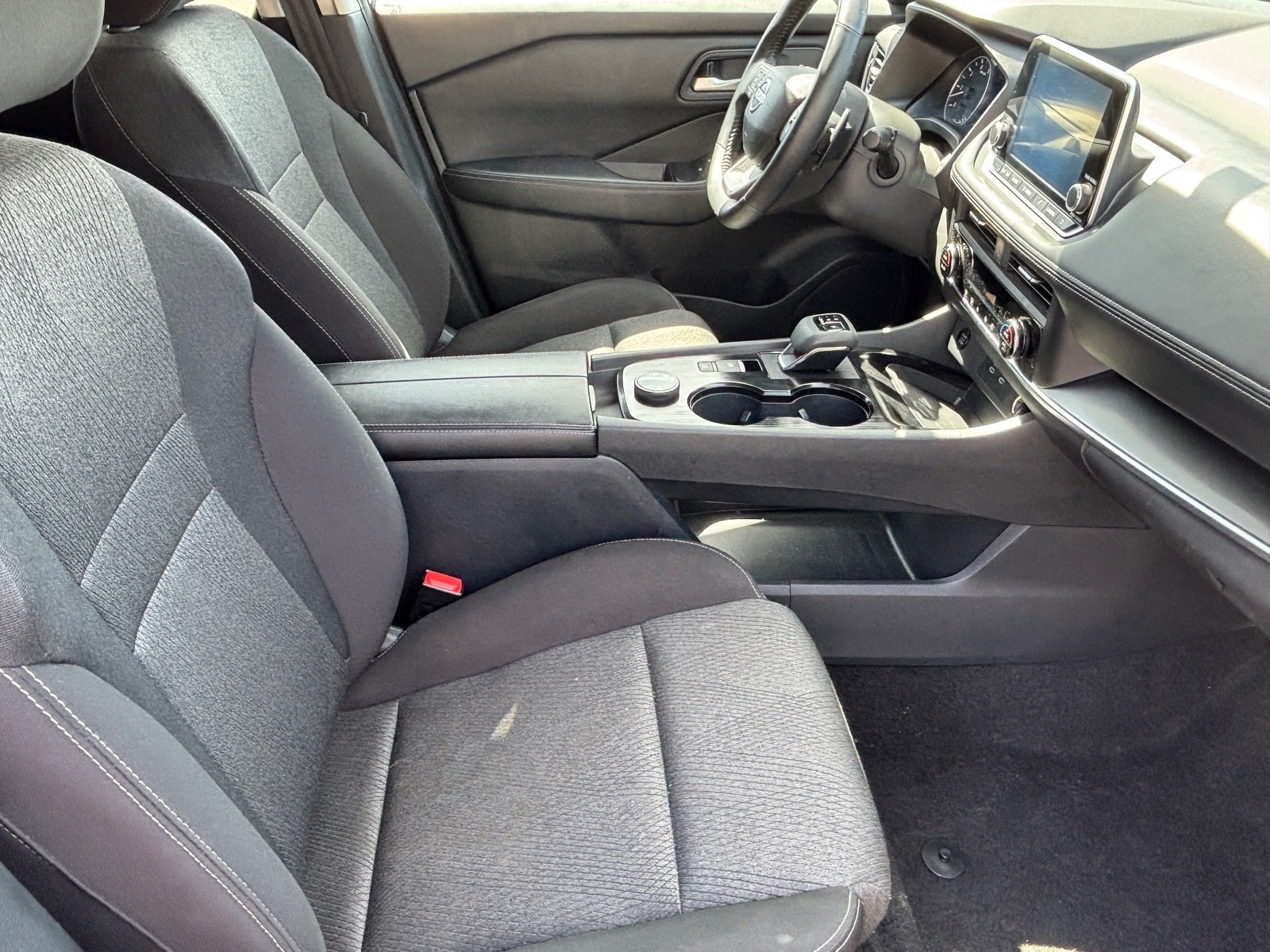 Used 2025 Nissan Rogue SV AWD/4WD image 31