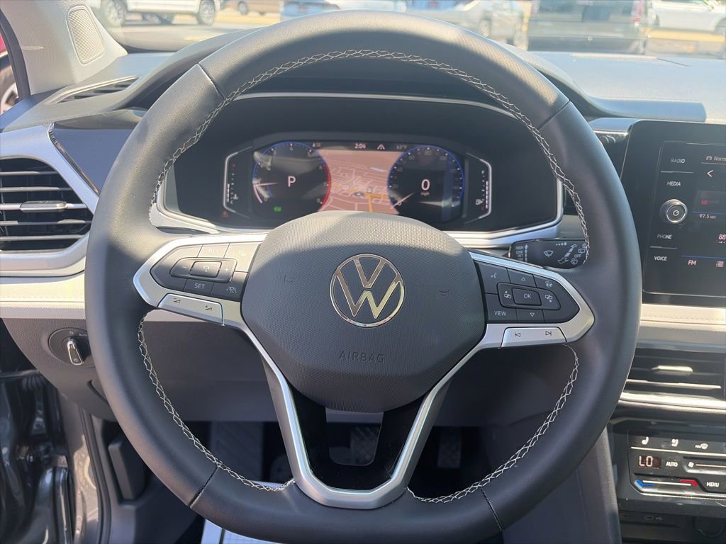 Used 2025 Volkswagen Taos SEL AWD/4WD image 17