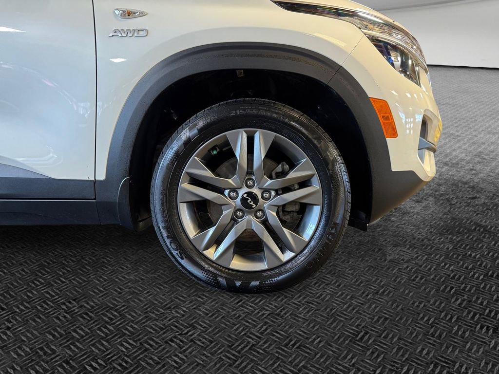 Certified 2023 Kia Seltos LX image 11
