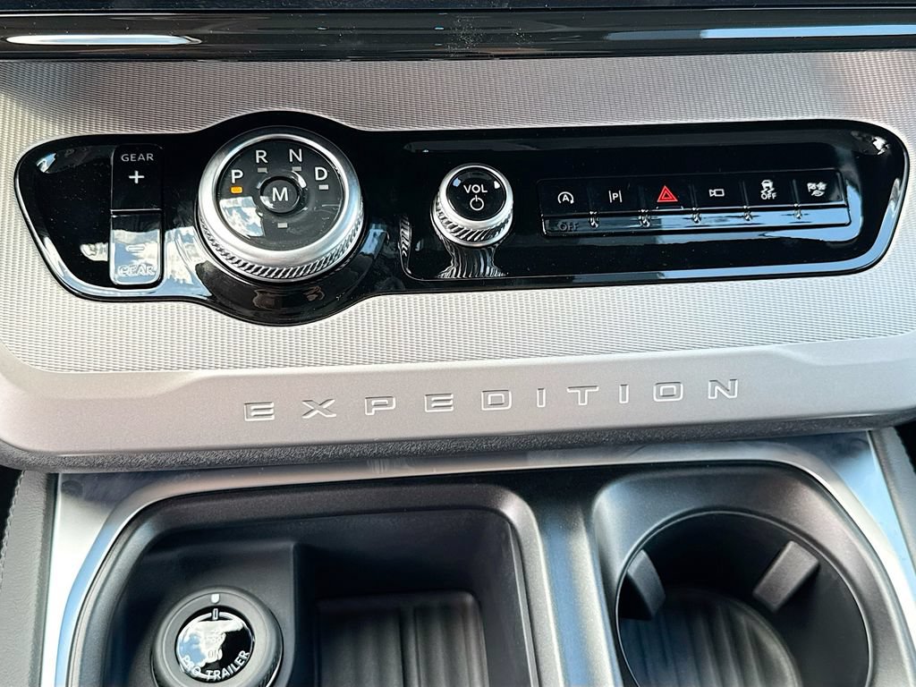 New 2026 Ford Expedition Active RWD image 21