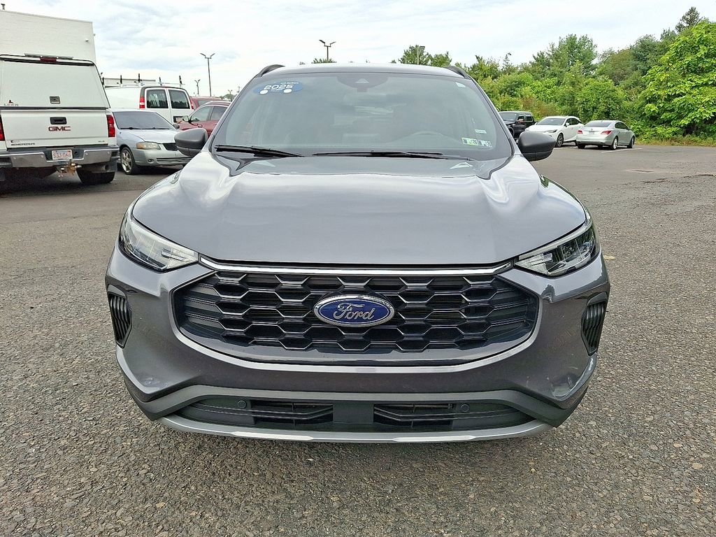 Used 2025 Ford Escape ST-Line image 2