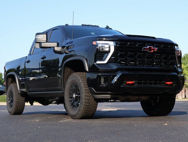 New 2025 Chevrolet Silverado 2500 ZR2 w/ Technology Package
