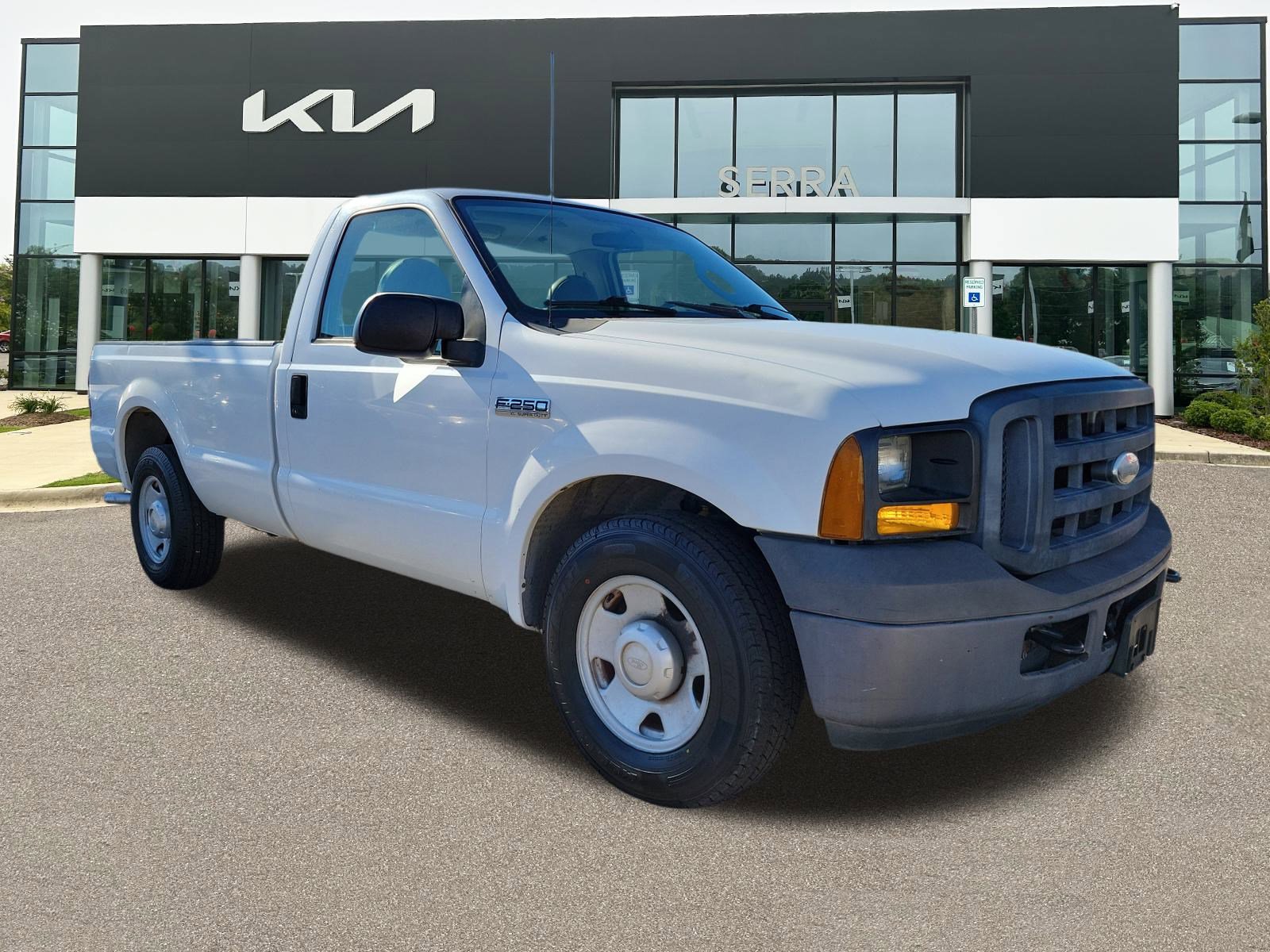 Used 2006 Ford F250 XL image 1