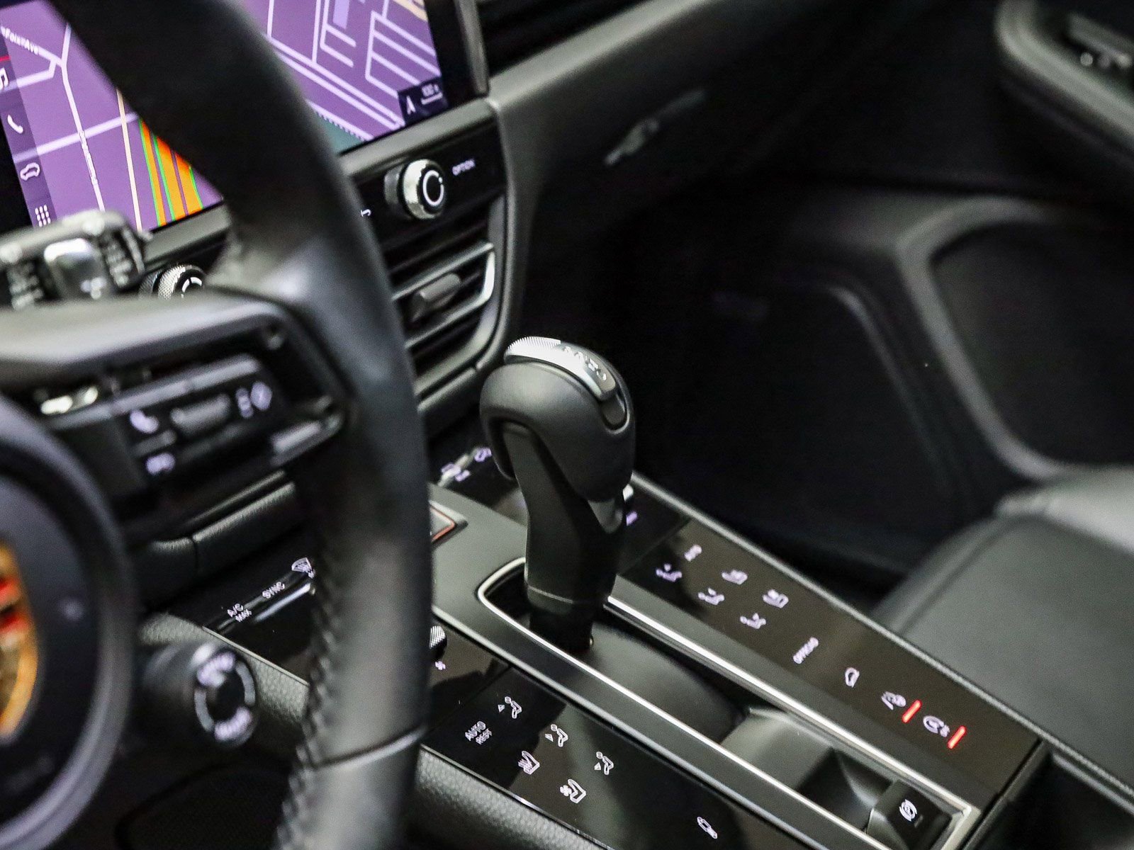 Certified 2025 Porsche Macan Turbo image 22