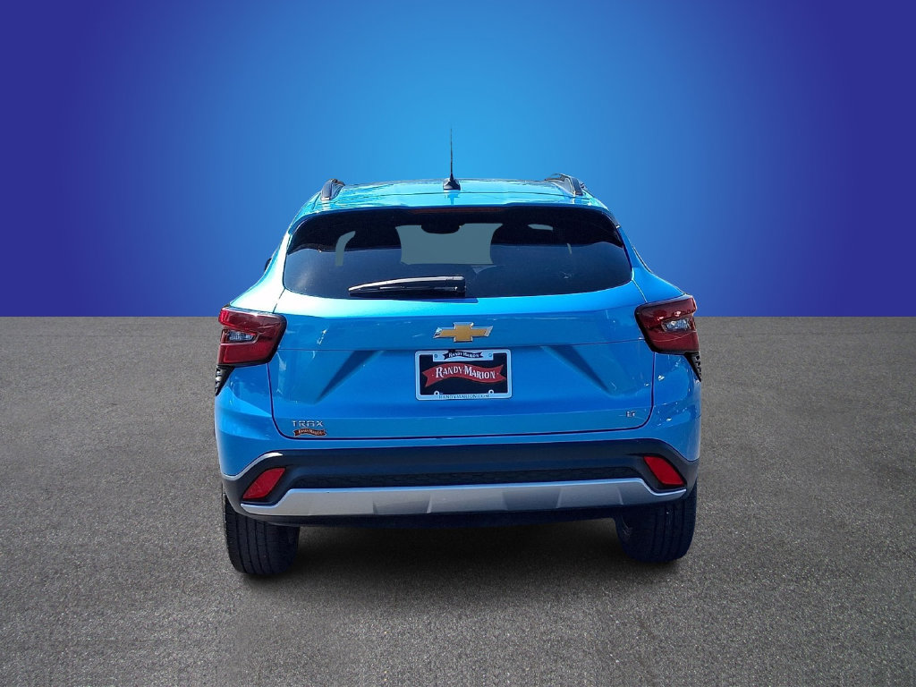 Used 2025 Chevrolet Trax LT FWD image 5