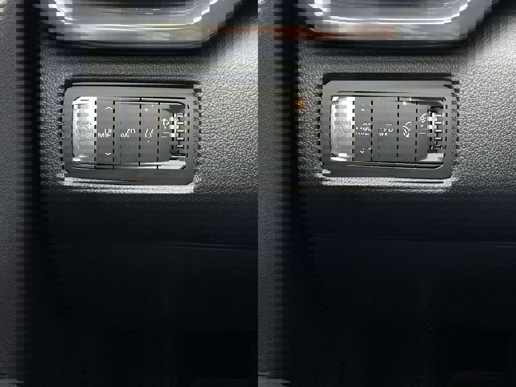 New 2026 GMC Acadia AT4 w/ Super Cruise Package image 18