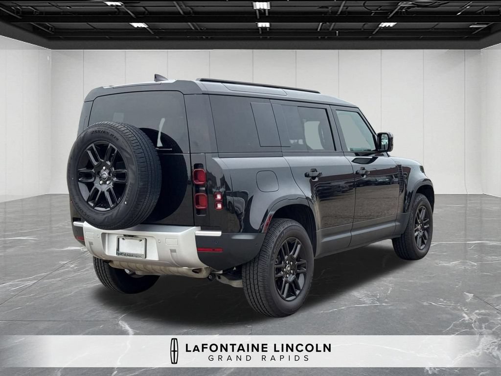 Used 2025 Land Rover Defender 110 S AWD/4WD image 5