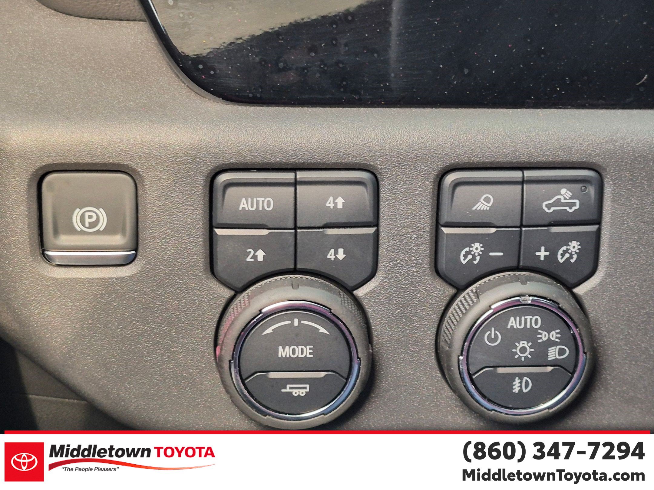 Used 2025 Chevrolet Silverado 1500 LT Trail Boss w/ LT Trail Boss Premium Package AWD/4WD image 18