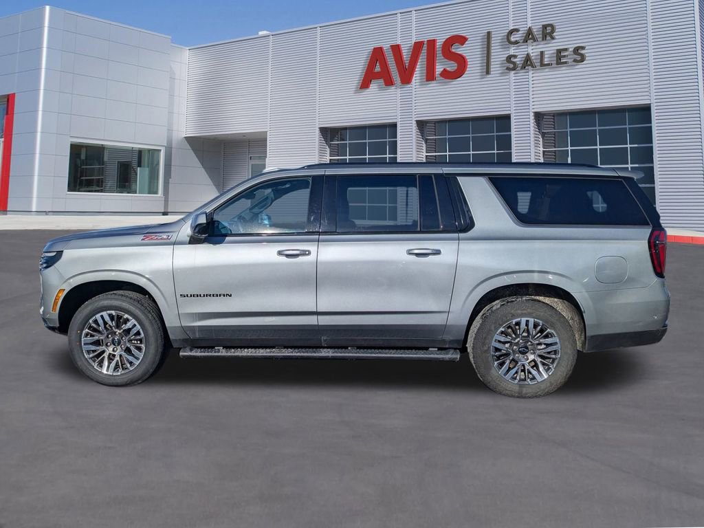 Used 2025 Chevrolet Suburban Z71 image 2