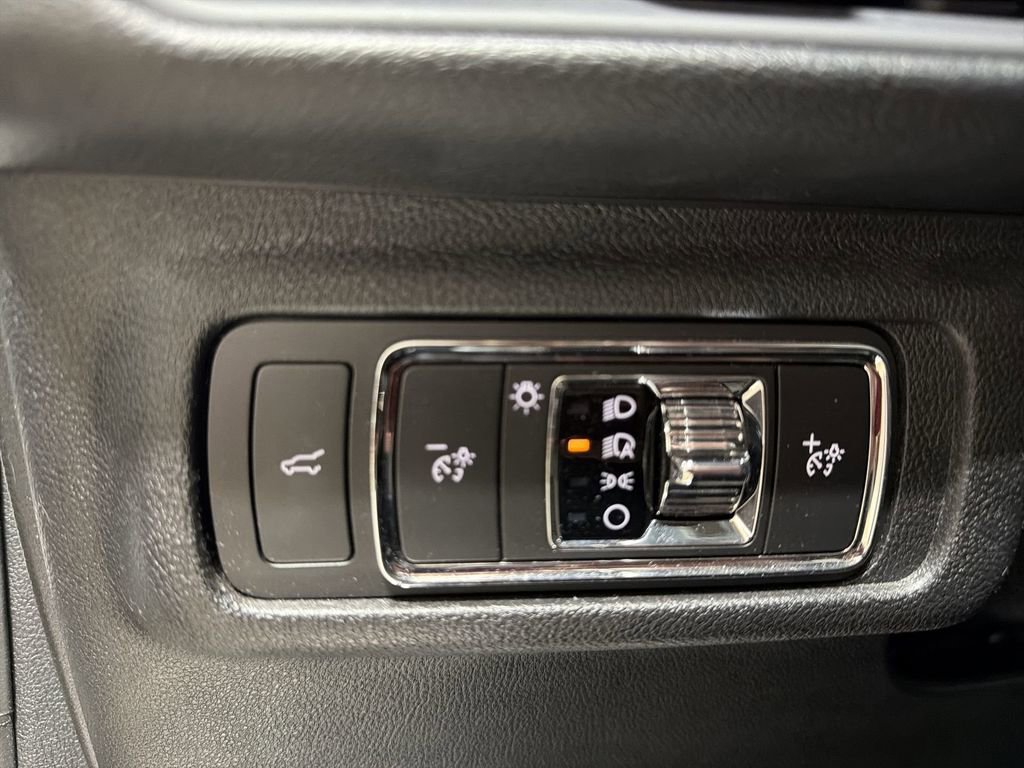 Certified 2022 Lincoln Corsair AWD w/ Equipment Group 101A image 15