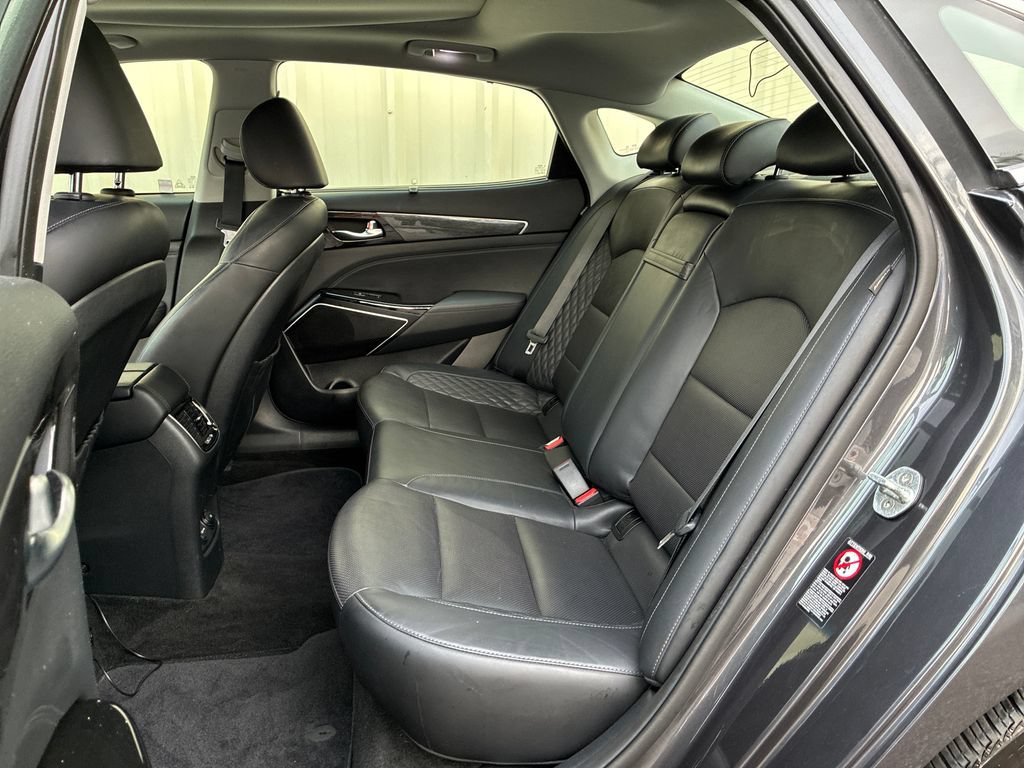 Used 2018 Kia Cadenza Limited FWD image 11