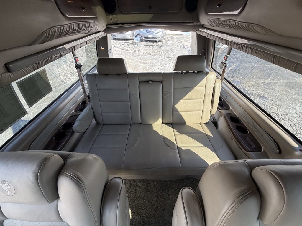 Used 2008 GMC Savana 2500 Extended Passenger w/ Preferred Equipment Group image 8