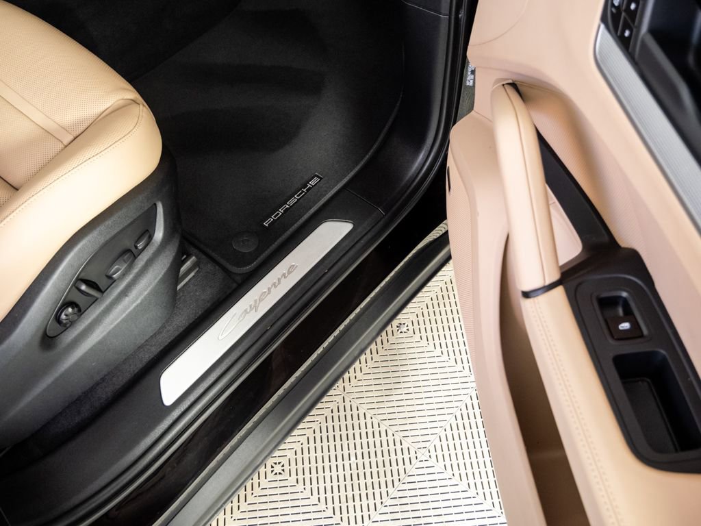 Certified 2024 Porsche Cayenne Base image 26