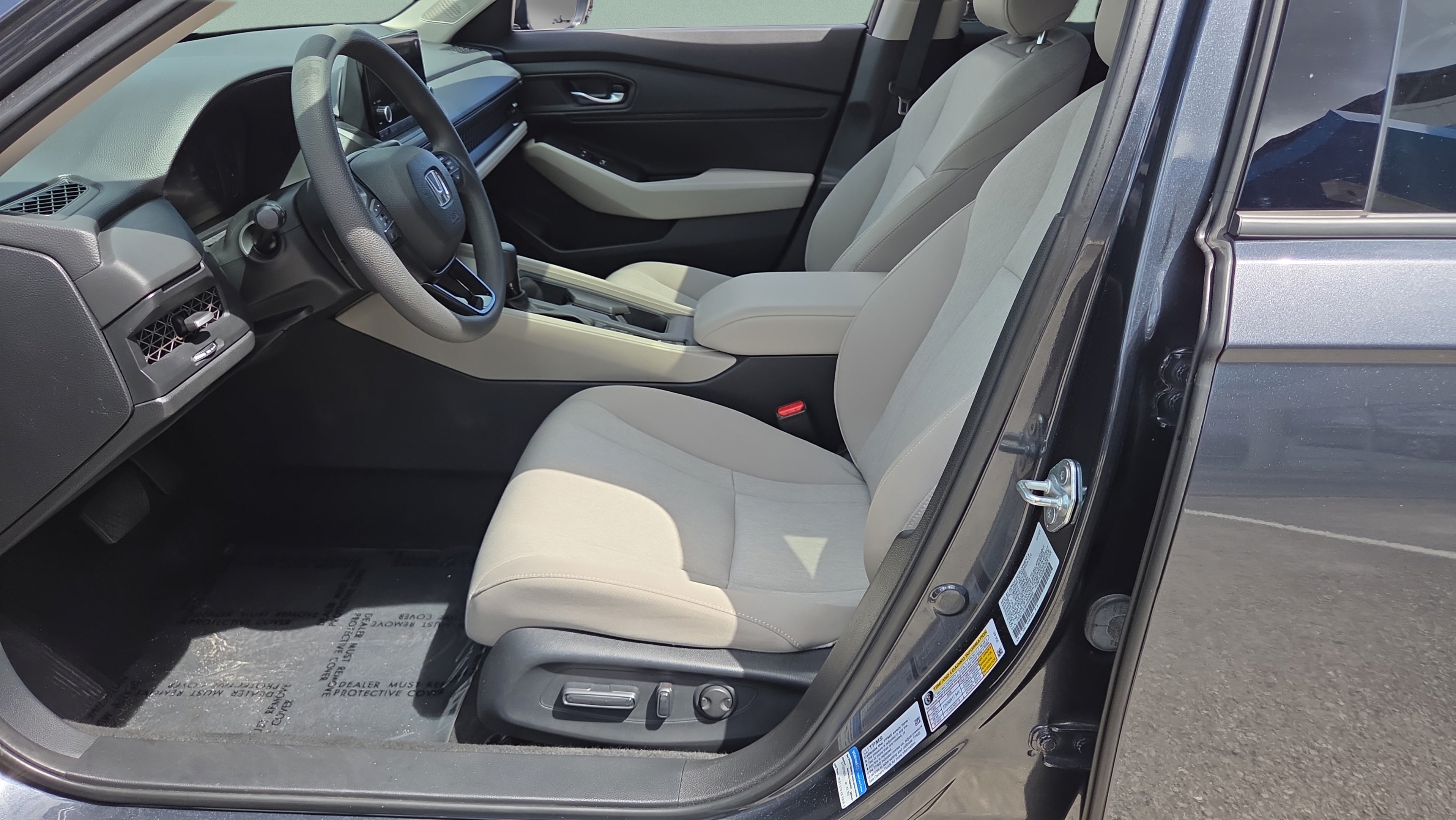 Used 2023 Honda Accord EX image 9