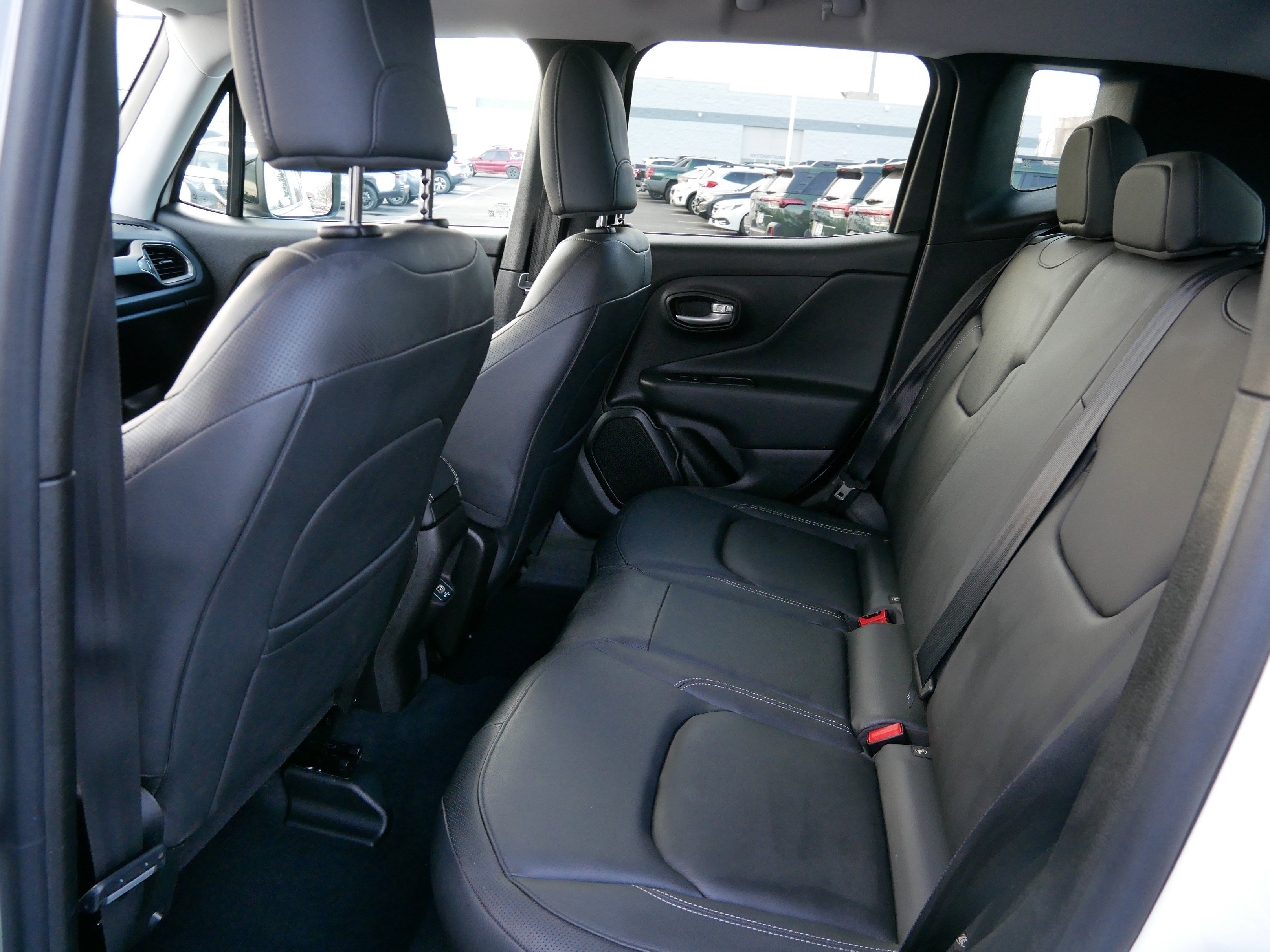 Used 2023 Jeep Renegade Limited image 33