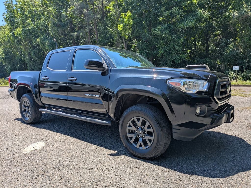 Used 2023 Toyota Tacoma SR5 AWD/4WD image 2