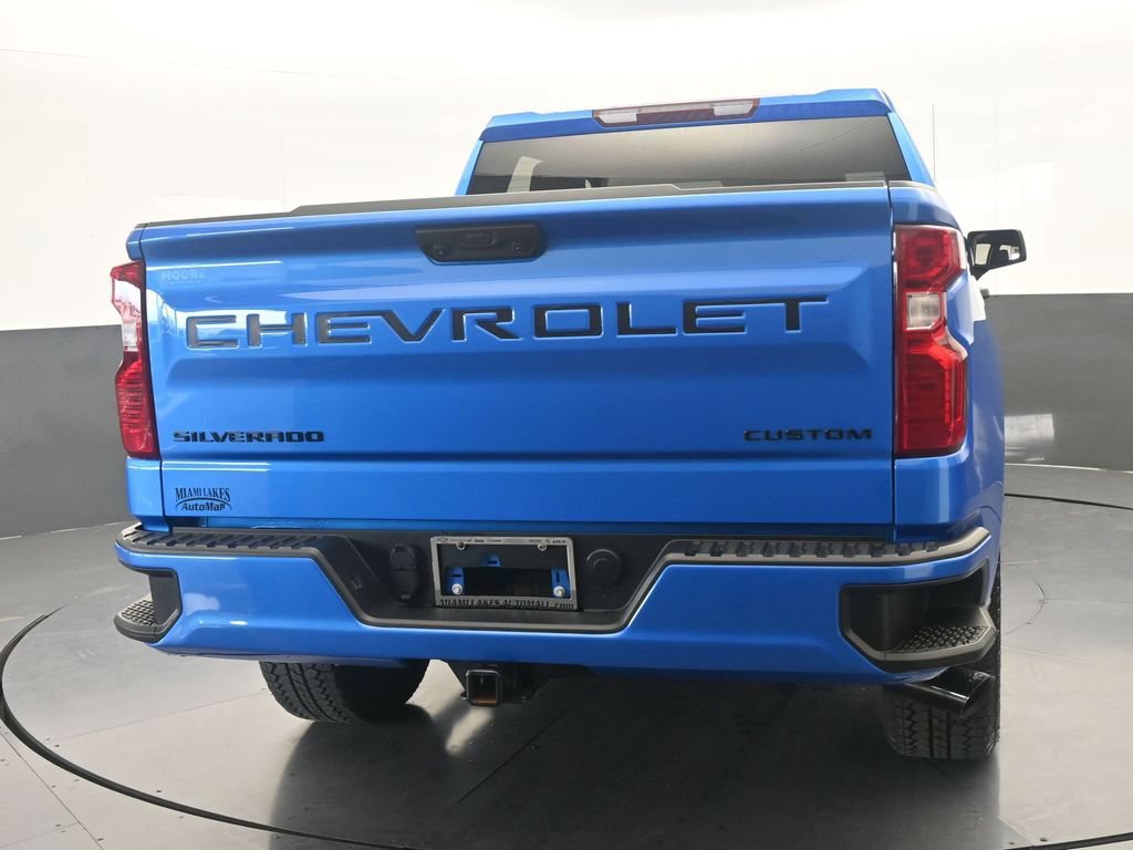 Used 2025 Chevrolet Silverado 1500 Custom w/ Turbomax Blackout Package AWD/4WD image 5