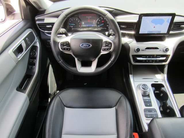 Used 2023 Ford Explorer XLT w/ Equipment Group 202A RWD image 20