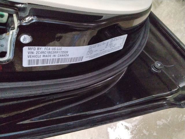 Used 2024 Chrysler Pacifica Touring-L image 13