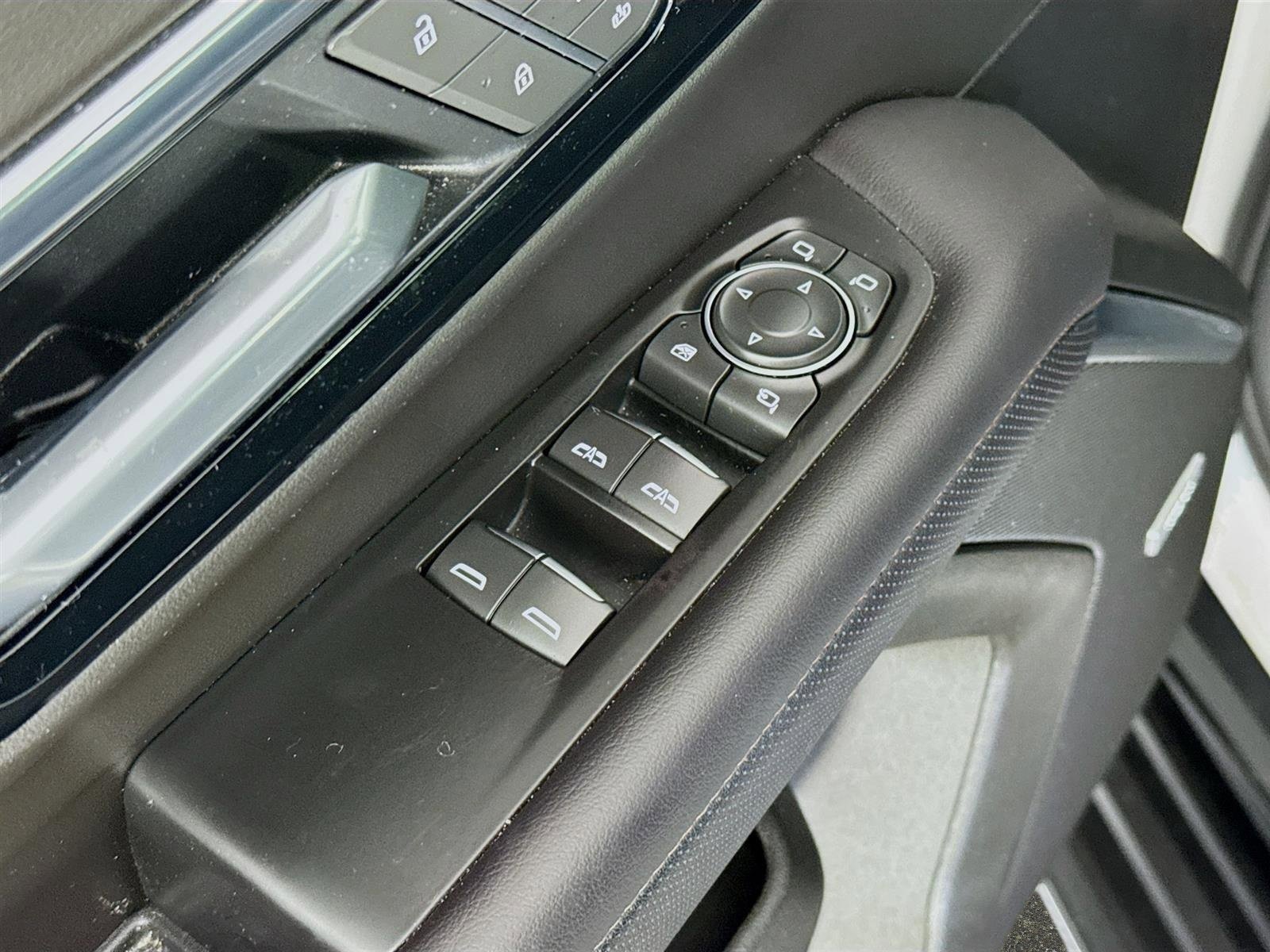 Used 2025 Chevrolet Tahoe High Country image 20