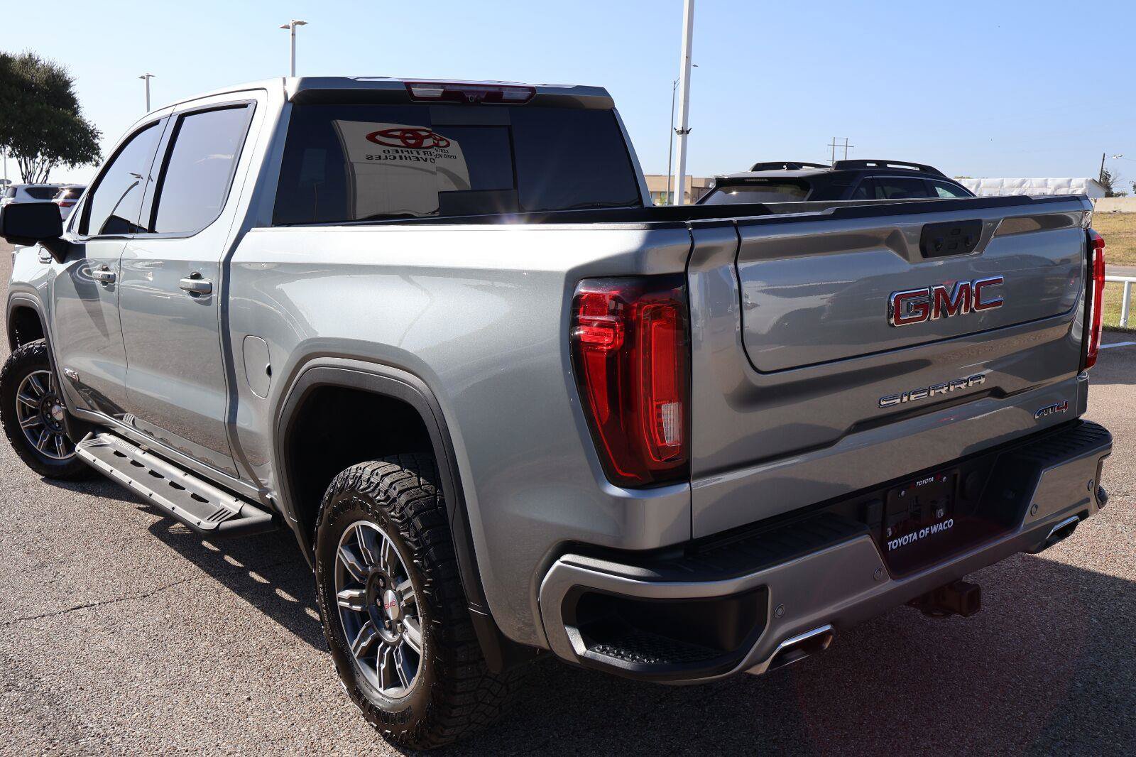 Used 2024 GMC Sierra 1500 AT4 w/ Technology Package AWD/4WD image 5