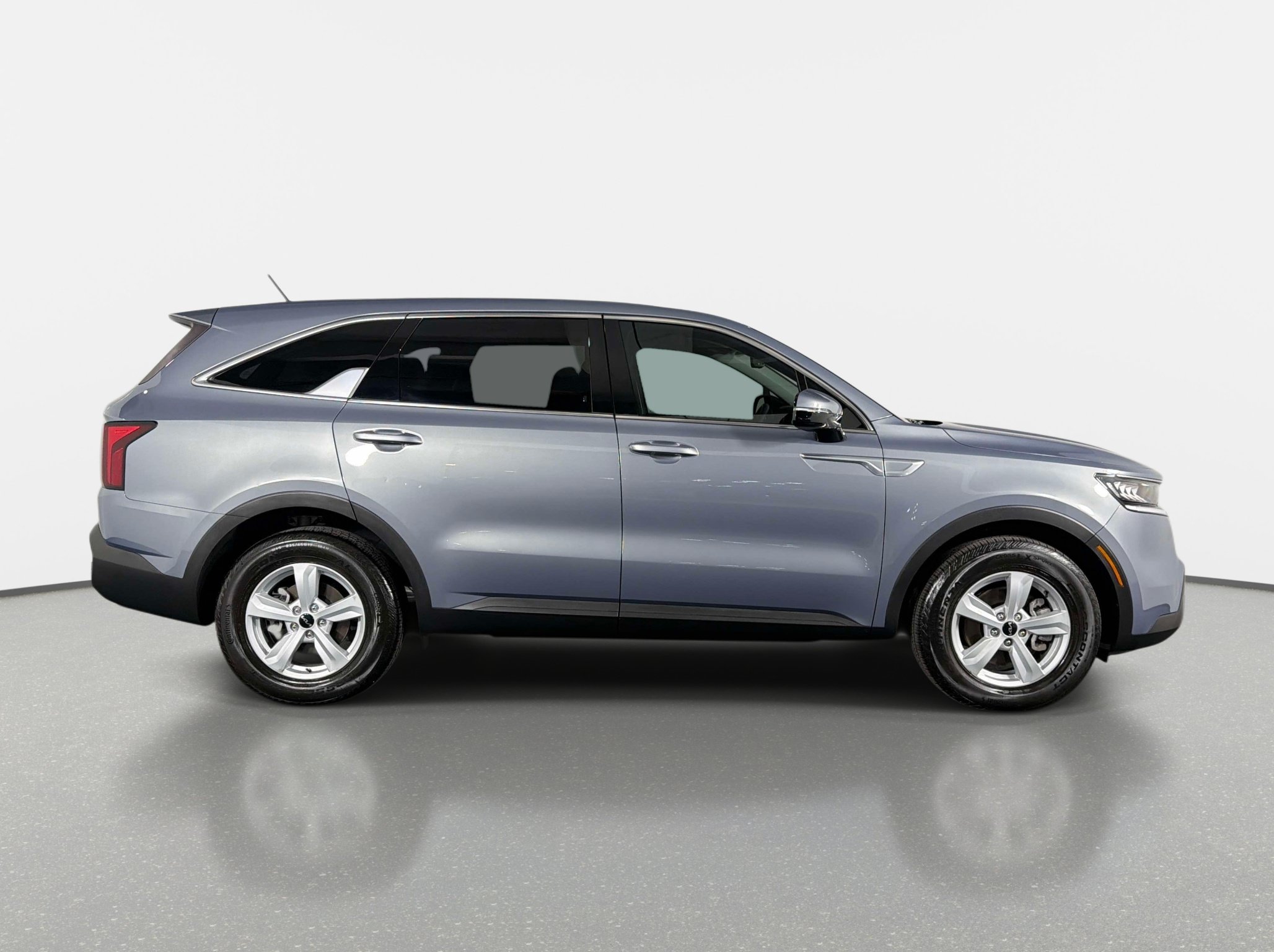 Used 2023 Kia Sorento LX FWD image 2