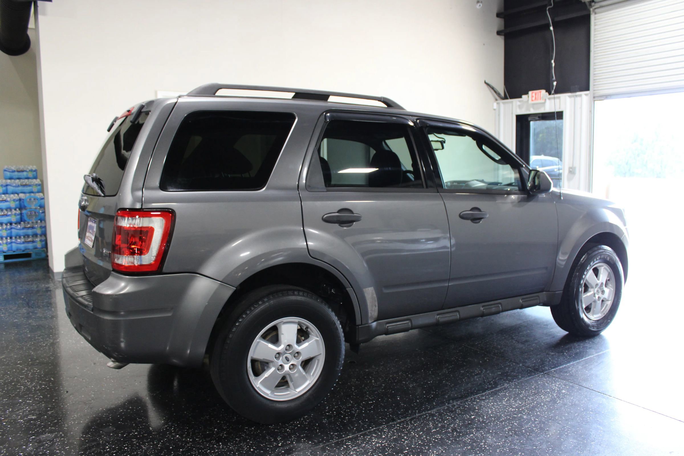 Used 2010 Ford Escape XLT FWD image 3