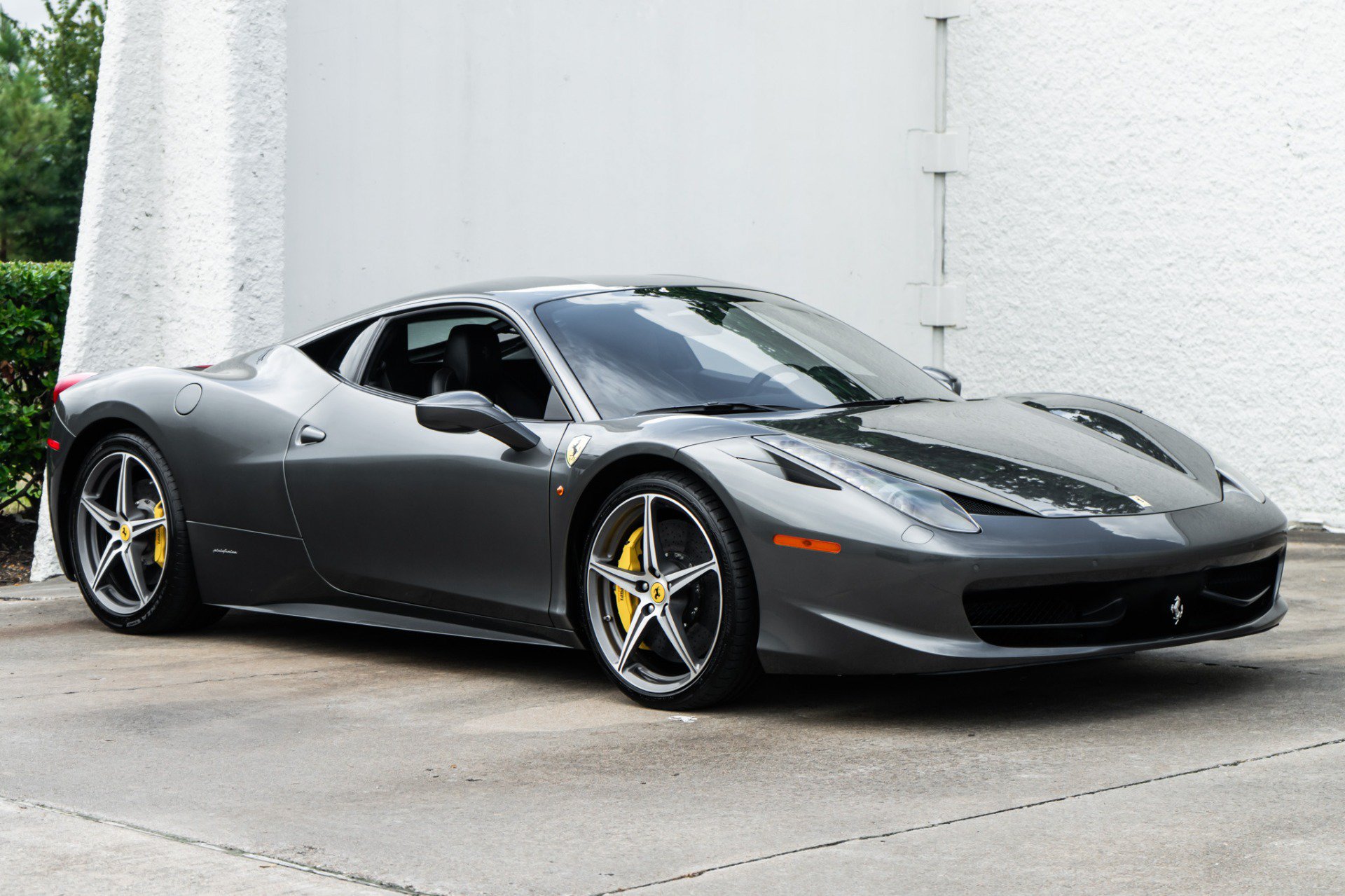 Used 2013 Ferrari 458 Italia Coupe RWD image 2