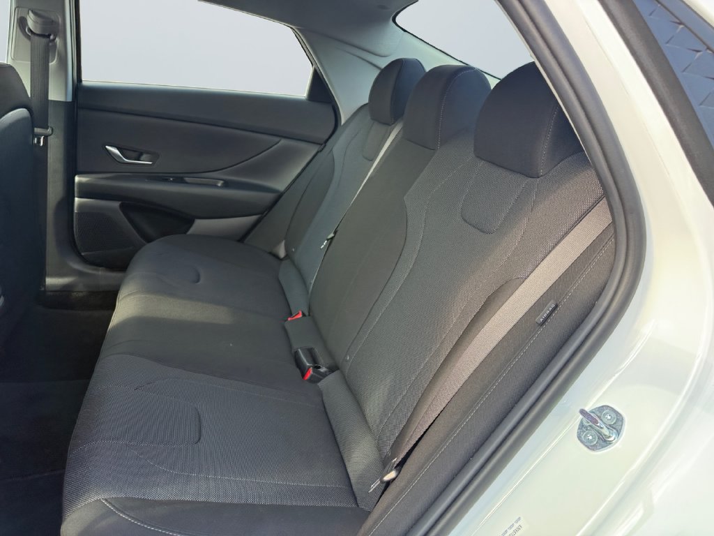 Used 2026 Hyundai Elantra SE w/ Cargo Package FWD image 13