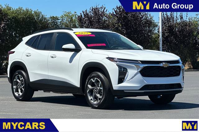 Used 2025 Chevrolet Trax LT