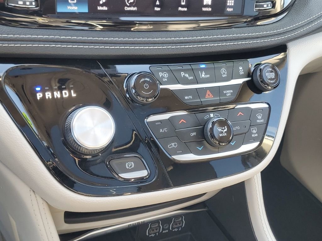 Used 2022 Chrysler Pacifica Limited image 23