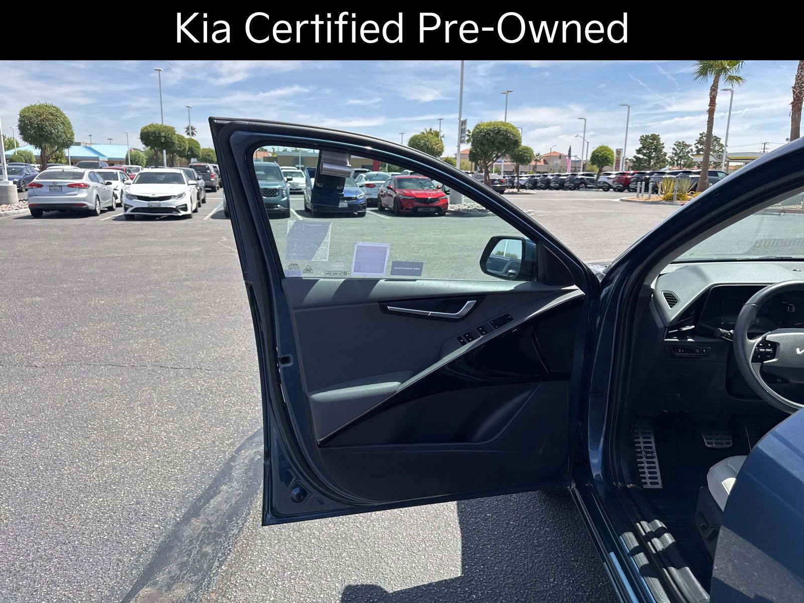 Certified 2023 Kia Niro EX Touring FWD image 15