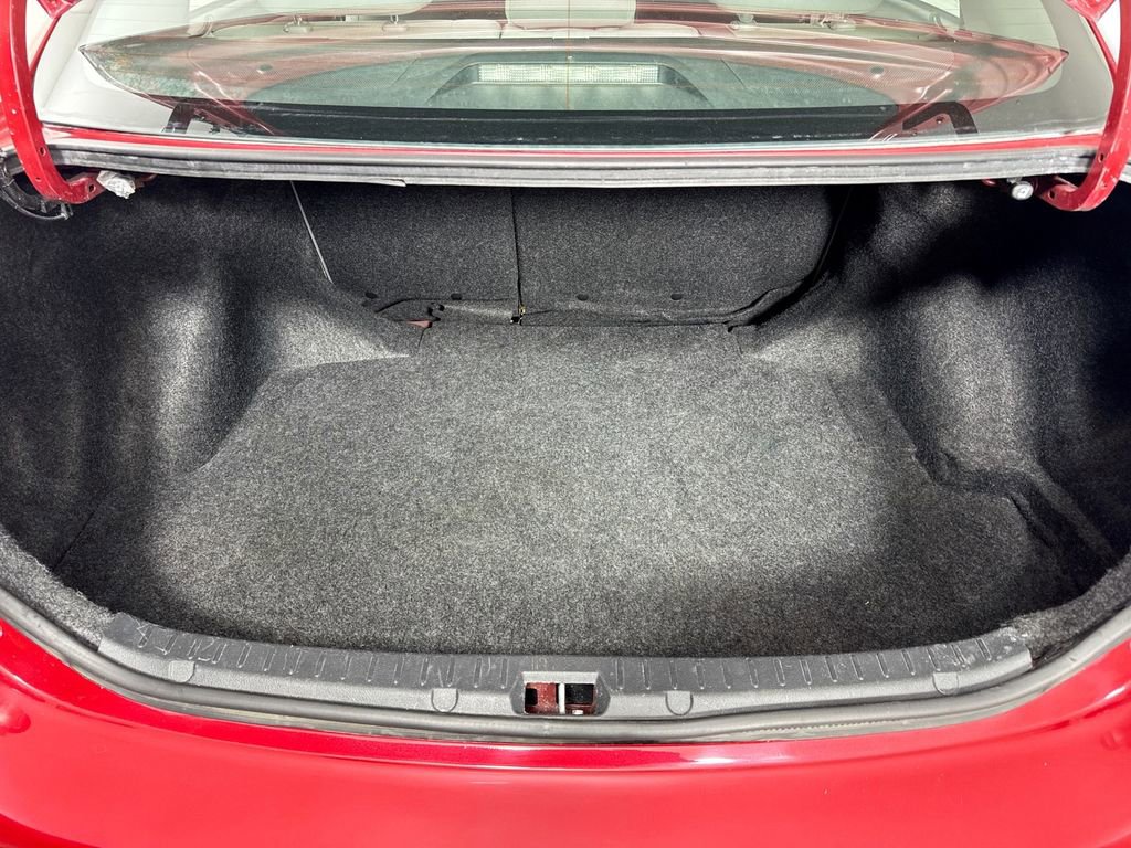 Used 2013 Toyota Corolla LE image 24