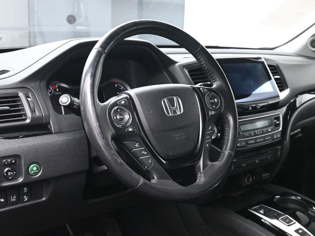 Used 2016 Honda Pilot Touring image 28