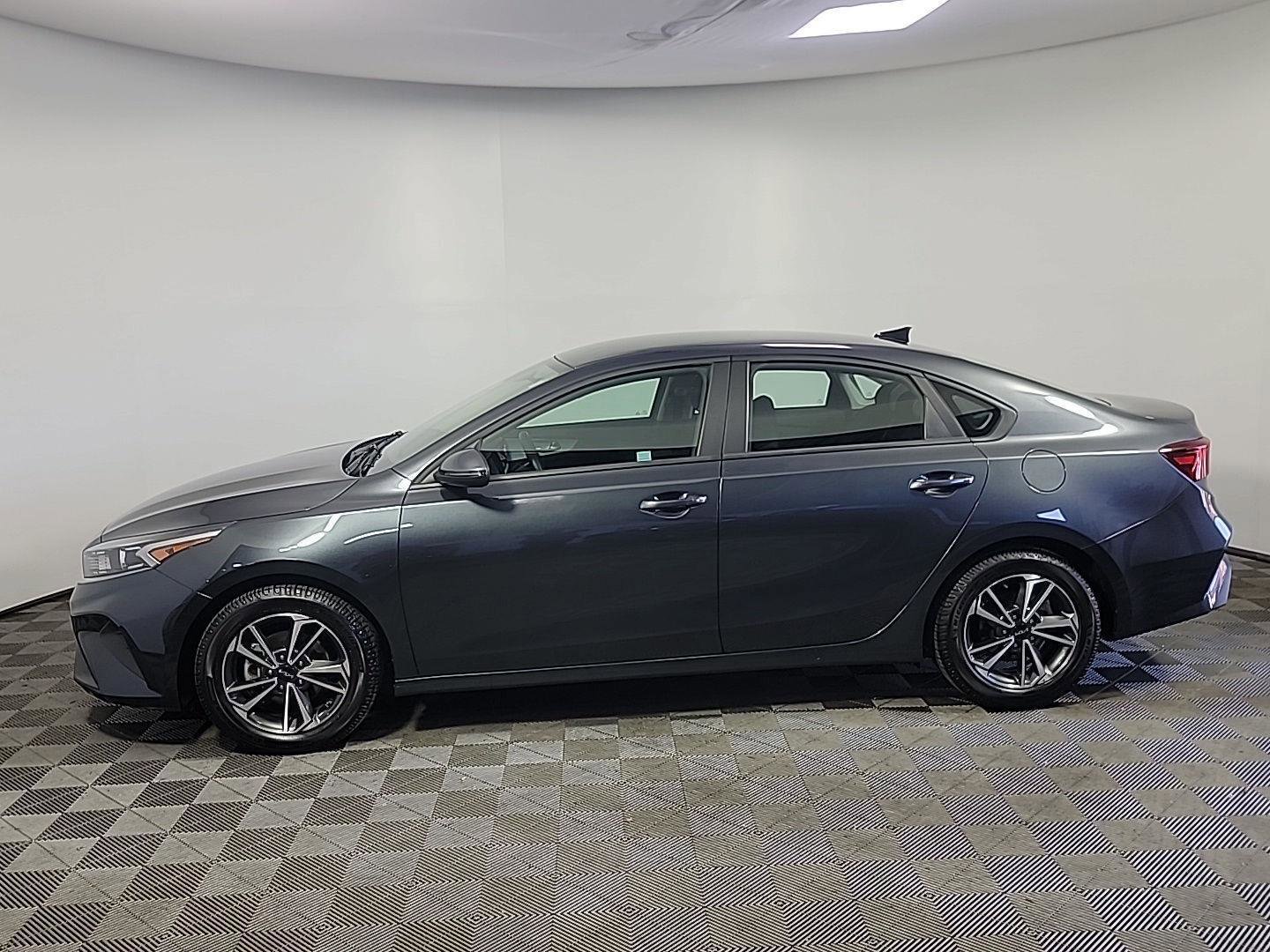 Used 2022 Kia Forte LXS w/ LXS Technology Package image 11