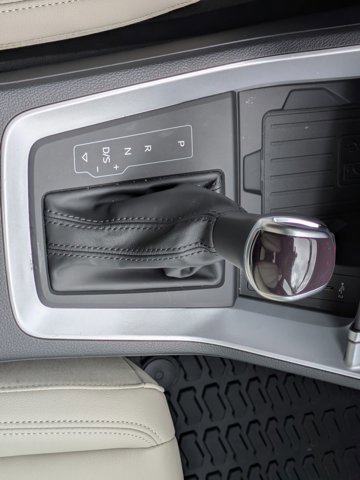 Used 2025 Audi Q3 2.0T Premium Plus w/ Premium Plus Package AWD/4WD image 13