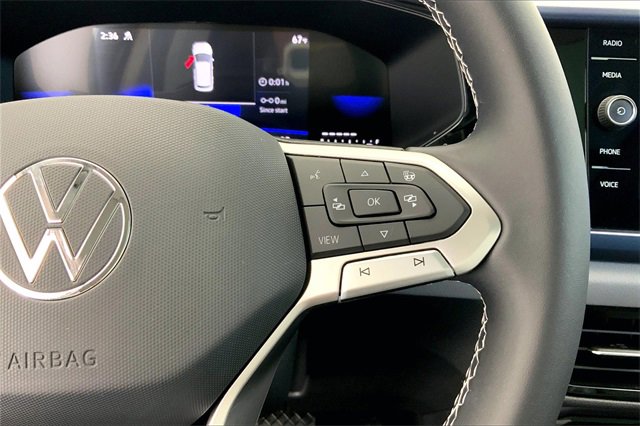 Certified 2023 Volkswagen Taos SE w/ Panoramic Sunroof Package image 19