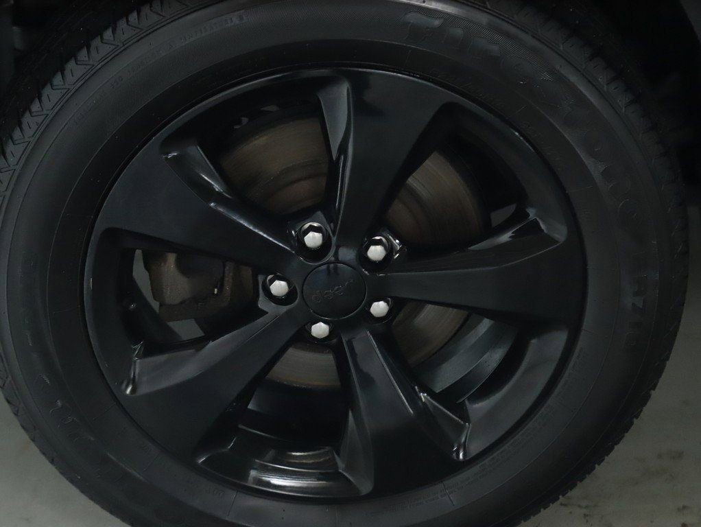 Used 2019 Jeep Cherokee Latitude Plus image 12