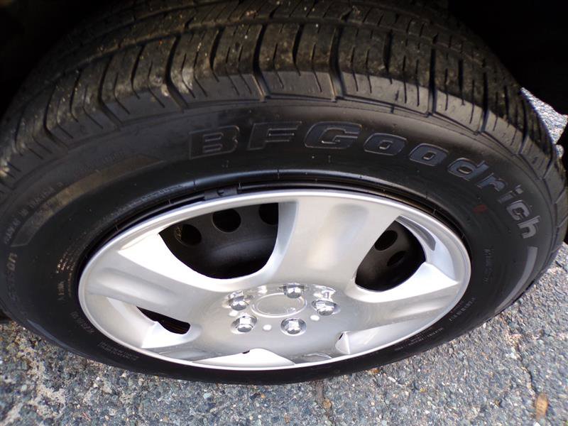 Used 2020 Nissan Kicks S image 43