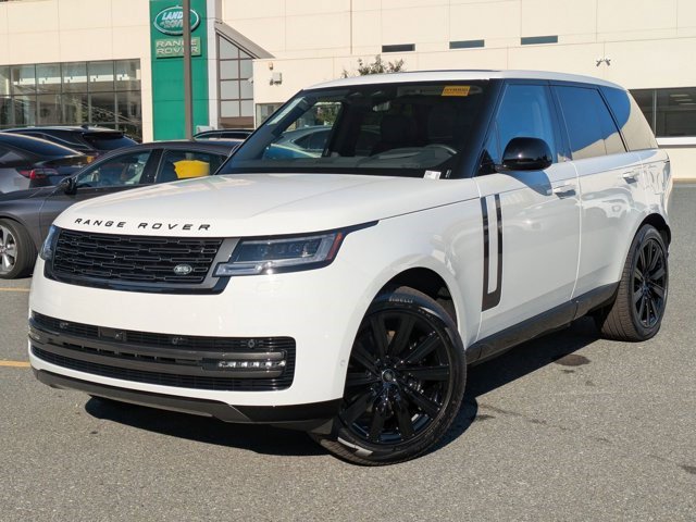 New 2025 Land Rover Range Rover SE