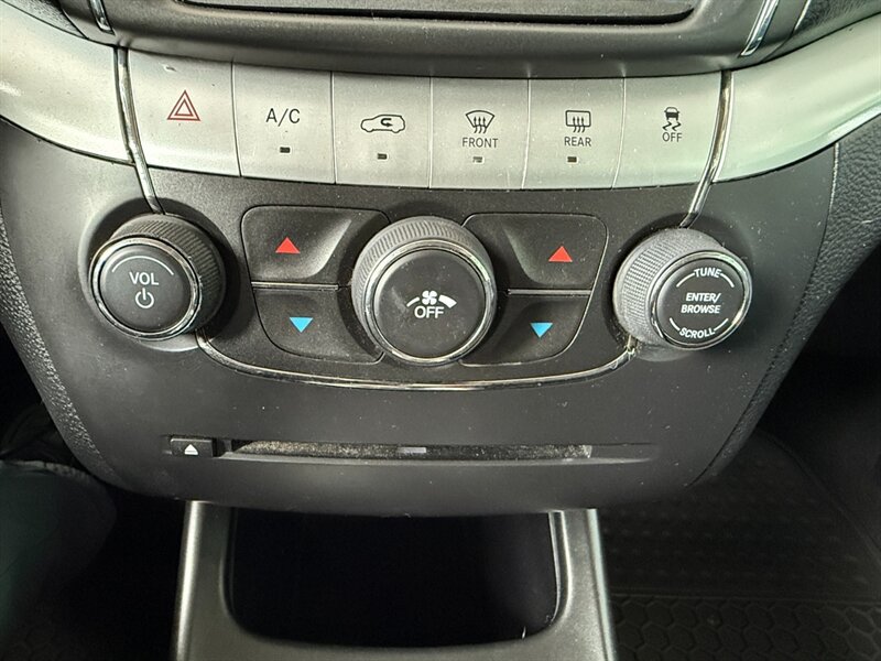 Used 2019 Dodge Journey SE w/ Premium Group FWD image 34