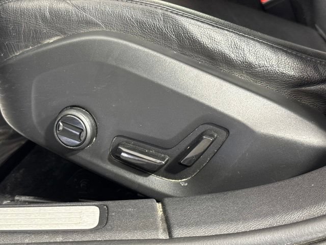 Used 2019 Volvo S60 T6 Momentum w/ Multimedia Package AWD/4WD image 13