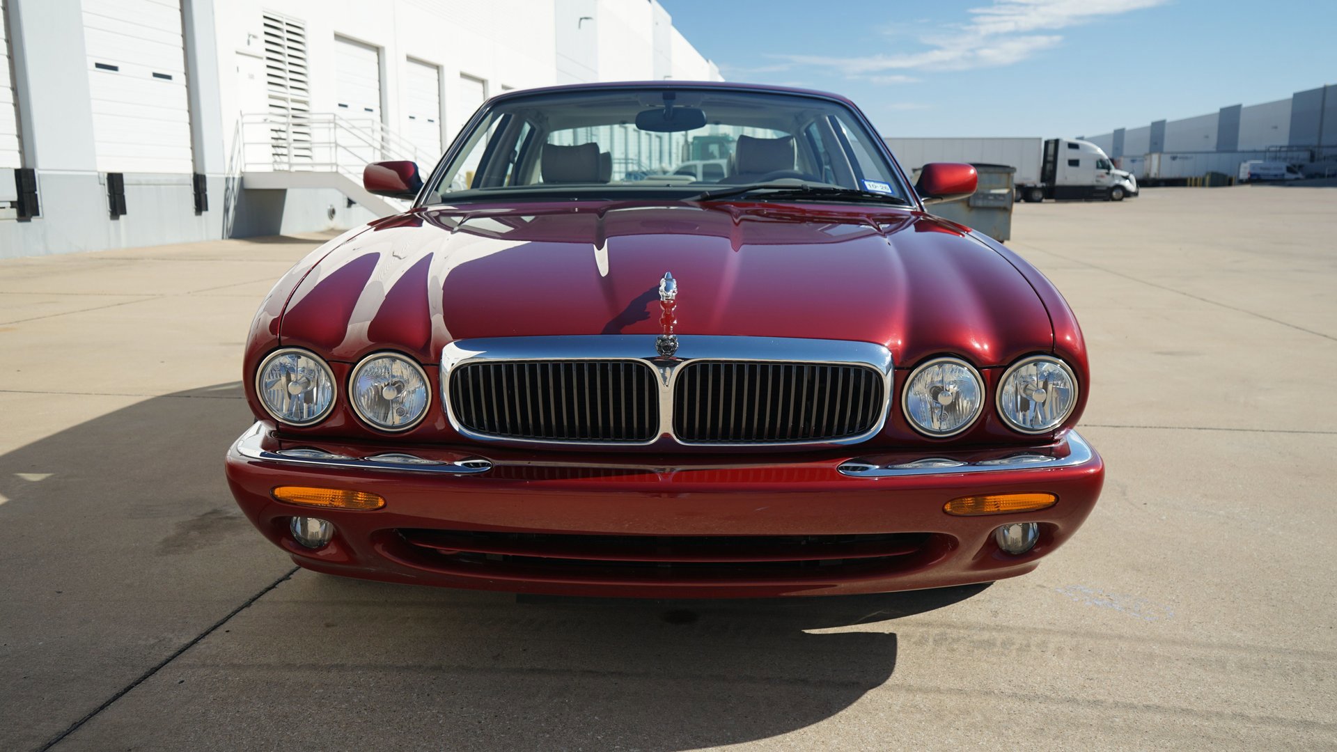 Used 1999 Jaguar XJ8 image 24